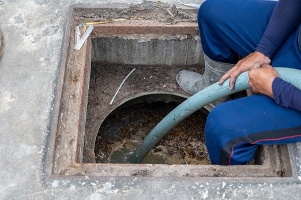 grease trap pumping is essential for keeping a kitchen's plumbing system functioning properly